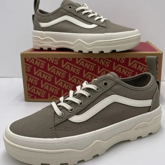 Vans WMNS Sentry Old Sko
Overland Trek
VN0A5KR3BLV
Sneakers - Picture 15 of 16
